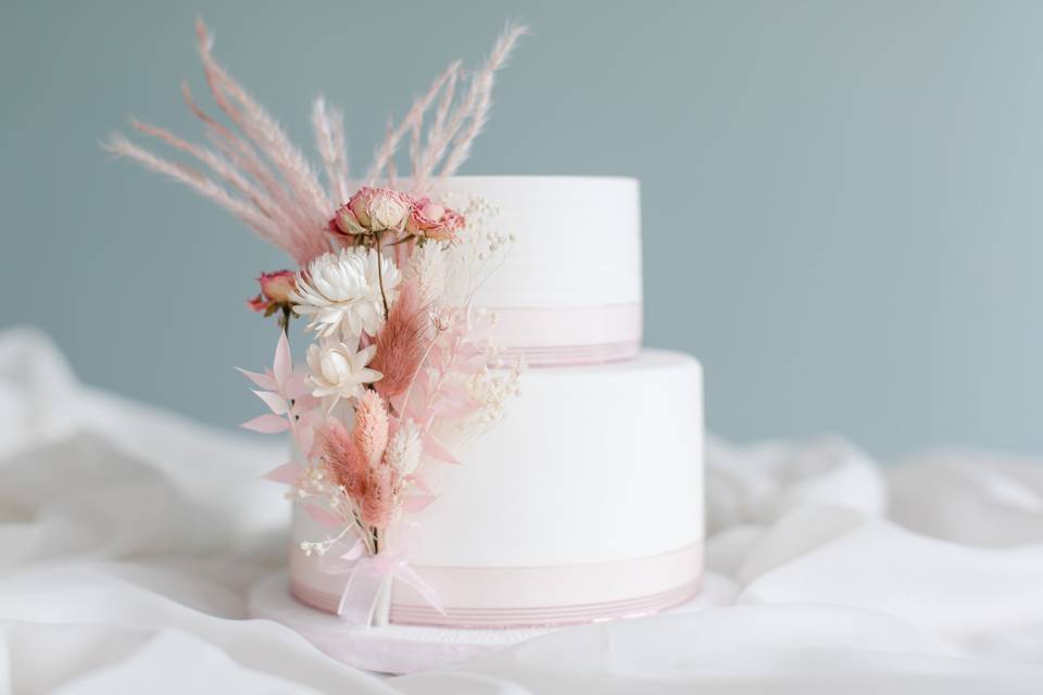 Two-tier dried flowers