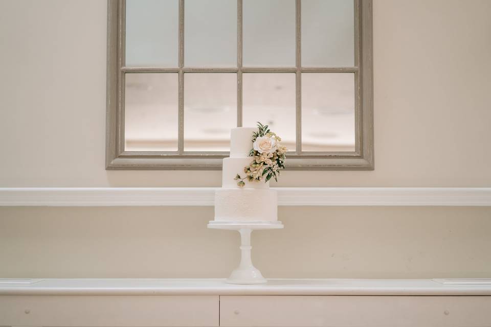 Pretty floral wedding cake