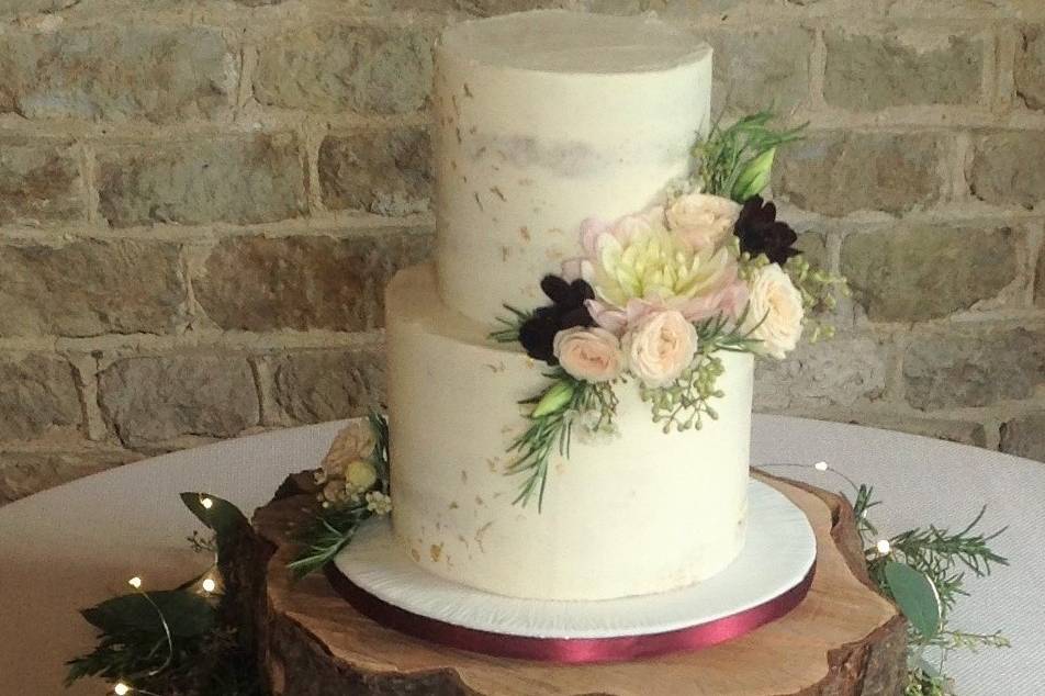 Semi naked wedding cake