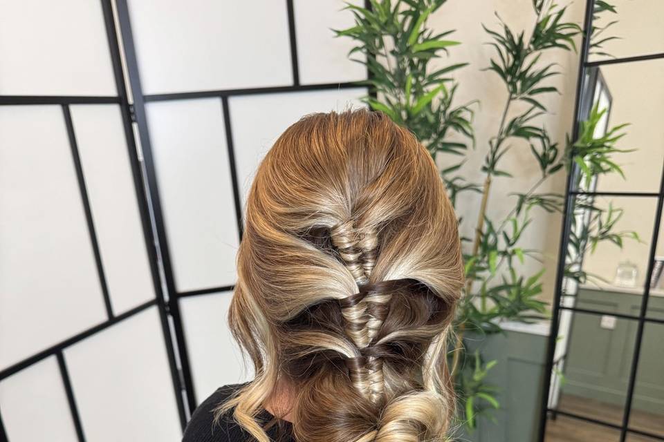 Infinity braids