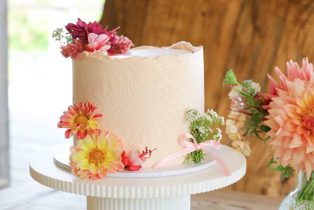 1 tier with flowers