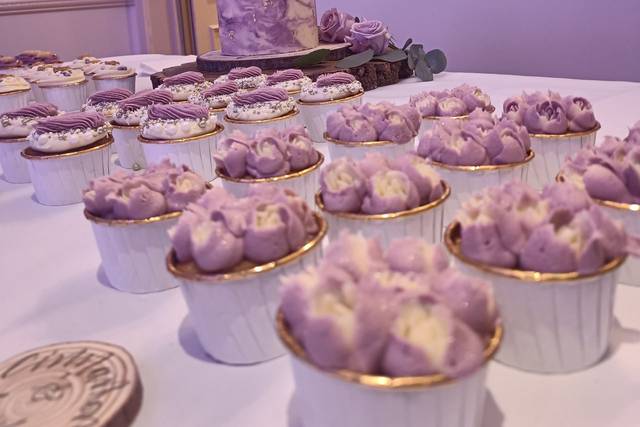 Cake & Cupcakes