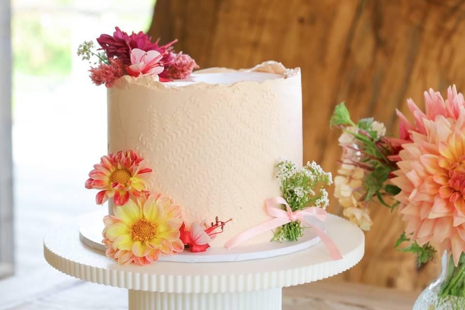 1 tier with flowers
