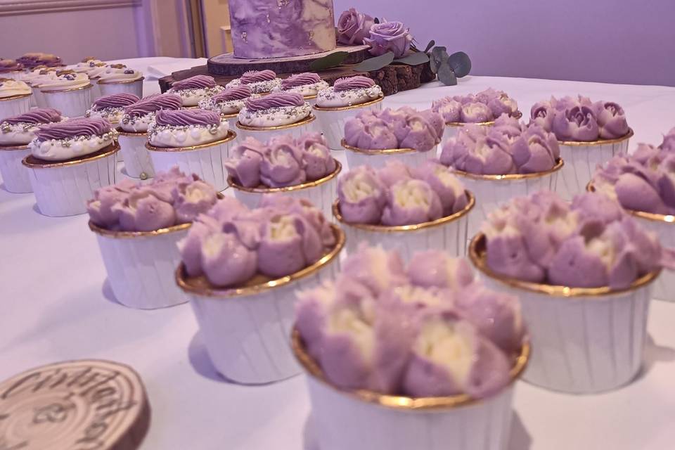 Cake & Cupcakes