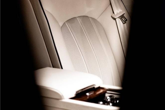 White Bentley Mulsanne