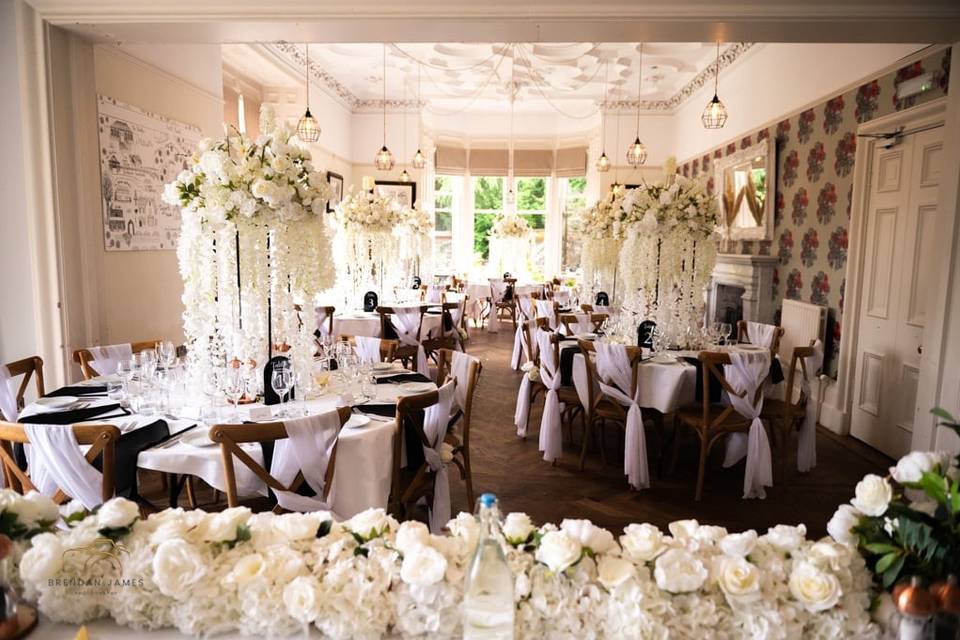 Floral reception decor