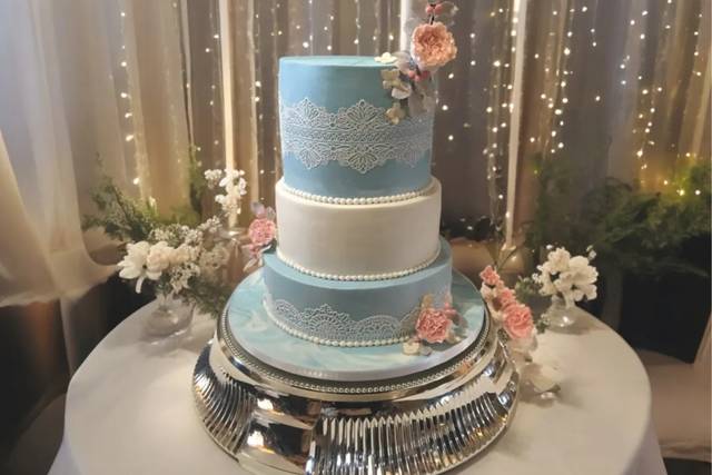 Blue & White Lace Wedding Cake