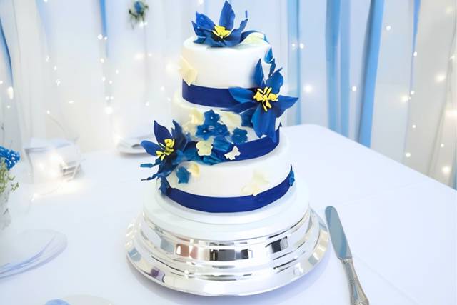 White & Navy Wedding Cake