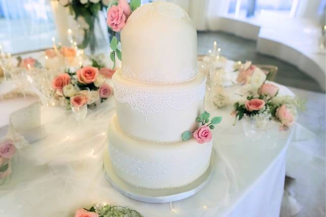 Elegant Lace Wedding Cake