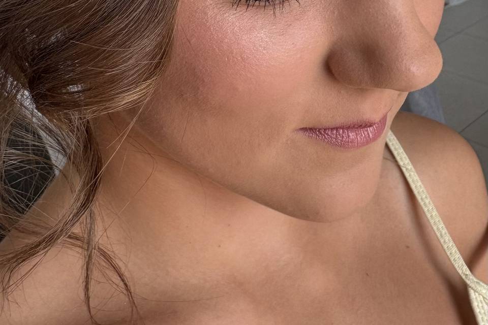 Glam glow make up