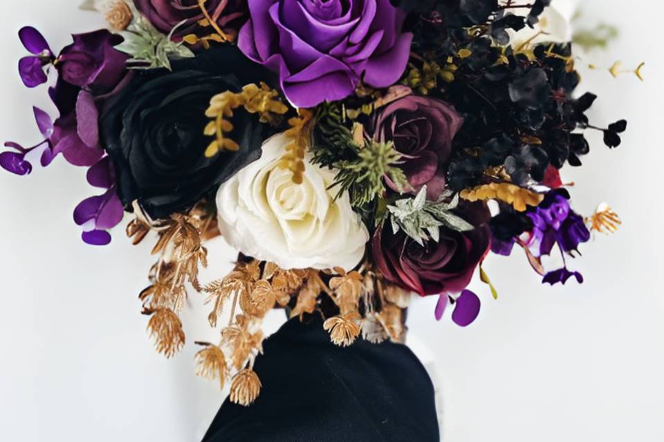 Artificial floral bouquet