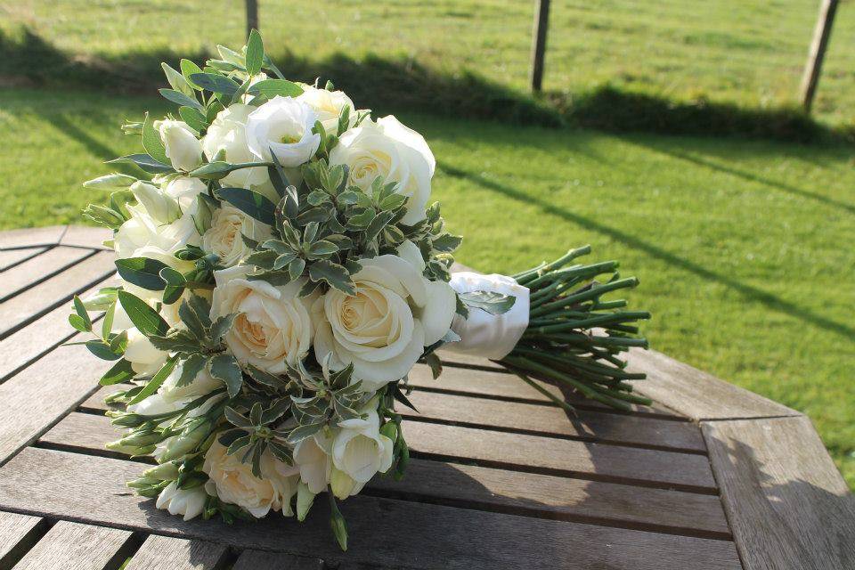 Ivory and cream bouquet