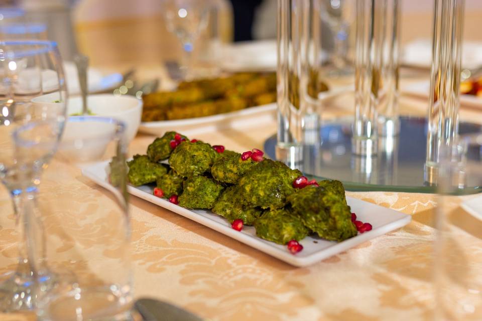 Haryali Chicken Table Setup