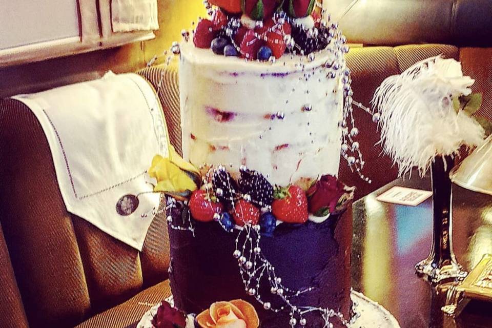 Semi-naked wedding cake