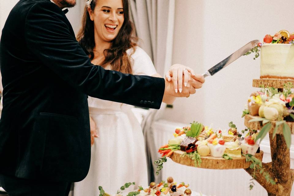 Cake cutting