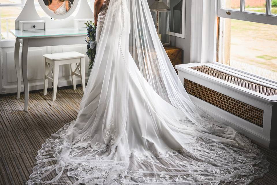 Peony Bridal Preparation room