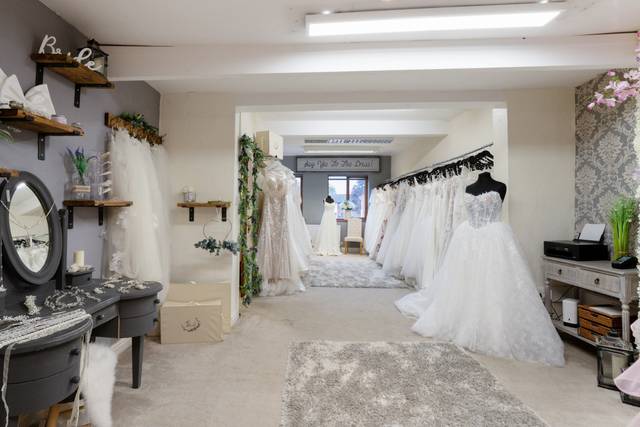 Bridal Boutique Walkway