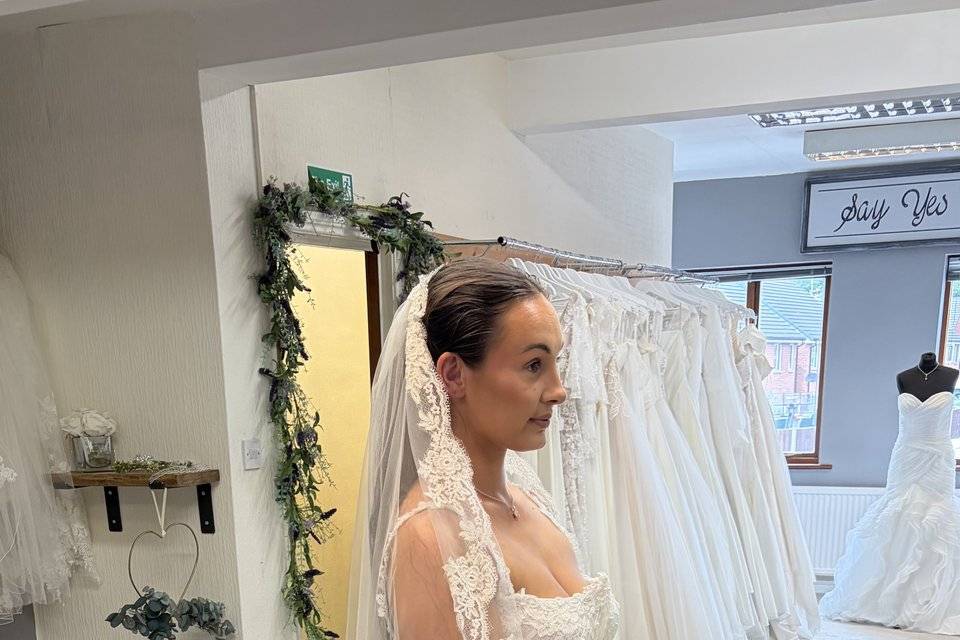 Lace fitted dress