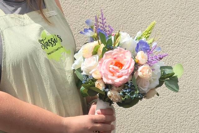 Pastel bridesmaid bouquet