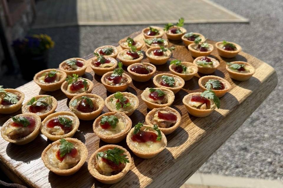 Smoked chicken & Brie chilli J