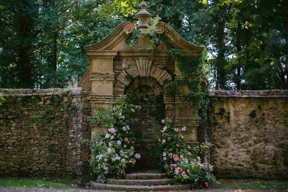 Floral arch installation