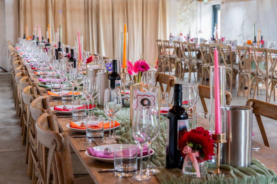 Banquet dining table
