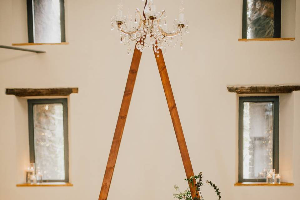 Triangle arch installation