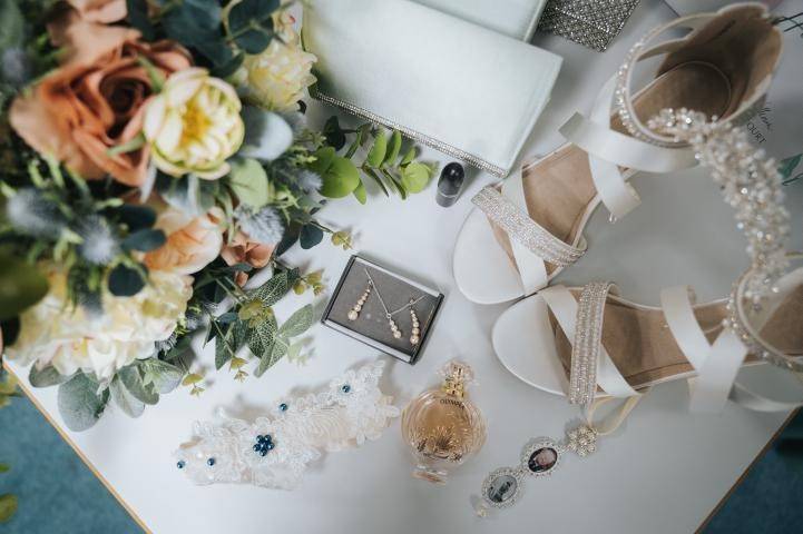 ARTIFICIAL WEDDING FLOWERS