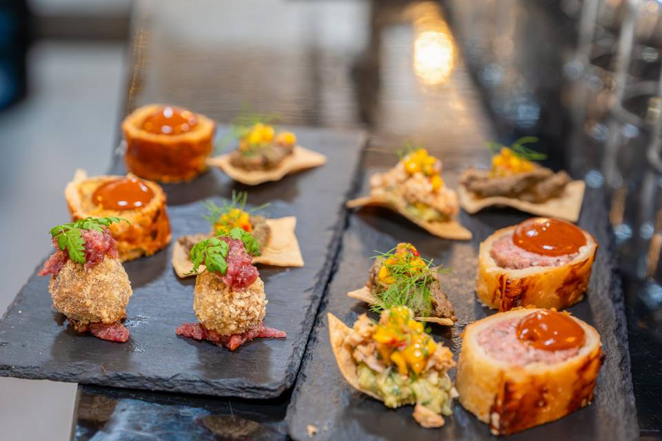 Variety hors d_oeuvres plate