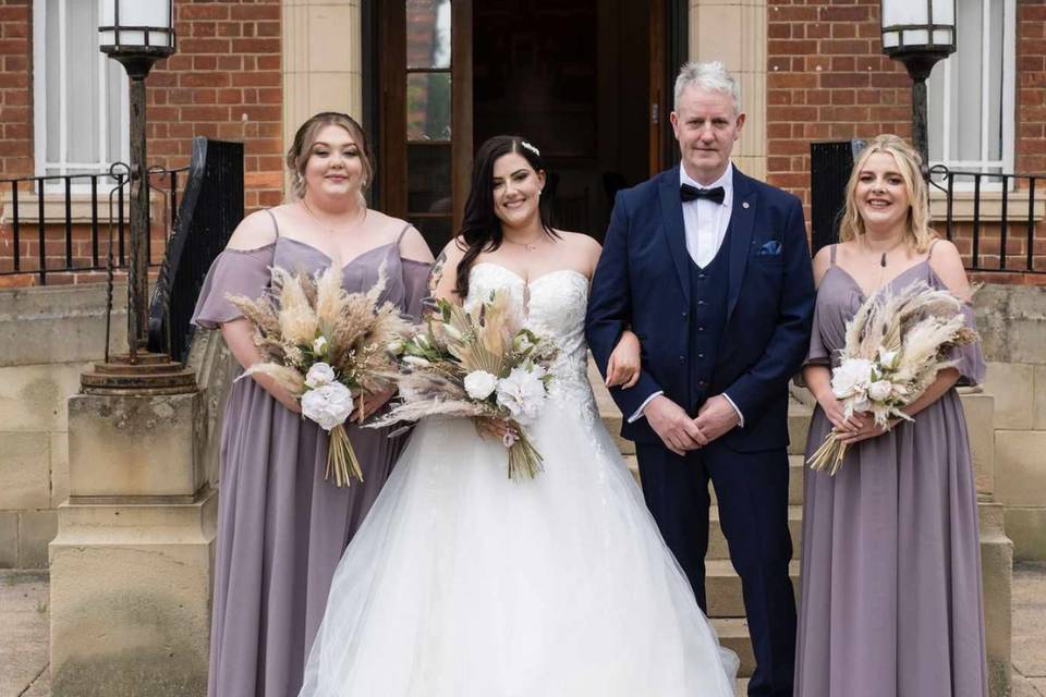 IVORY & GREY PAMPAS BOUQUET