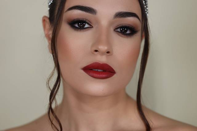 Smokey intense makeup