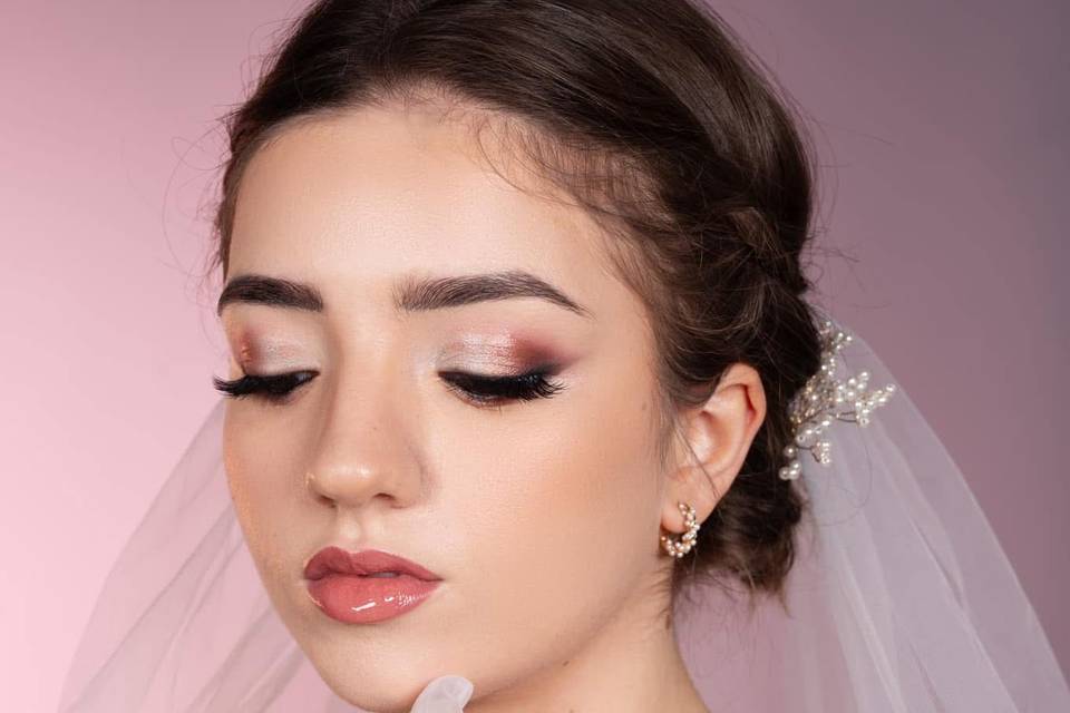 Bridal rose makeup