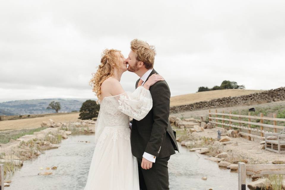 Lake side kiss