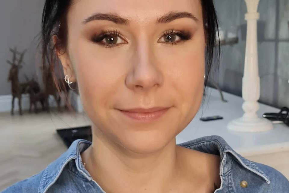 Bridesmaid  makeup