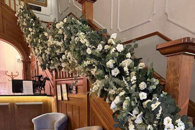 Enchanted stair garland🫶🏽