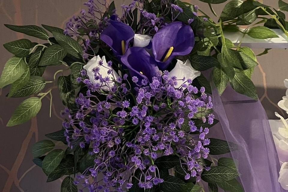 Beautiful arch flower installa