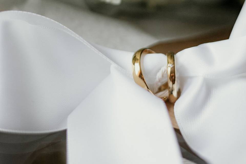 Wedding rings and flowers