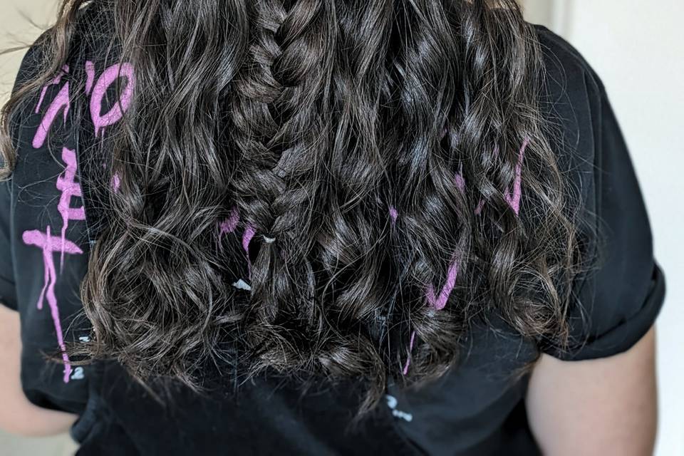 Fishtail braid half up