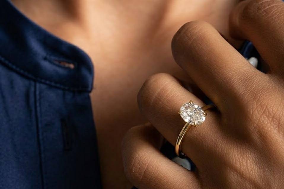 Oval Engagement Ring