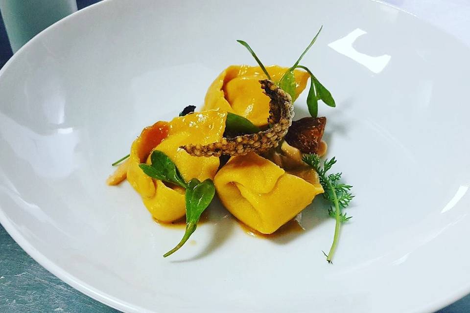 Handmade tortellini with figs