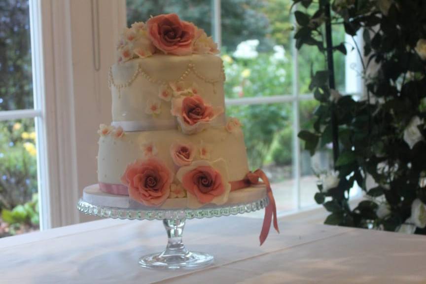 Pink flower cake