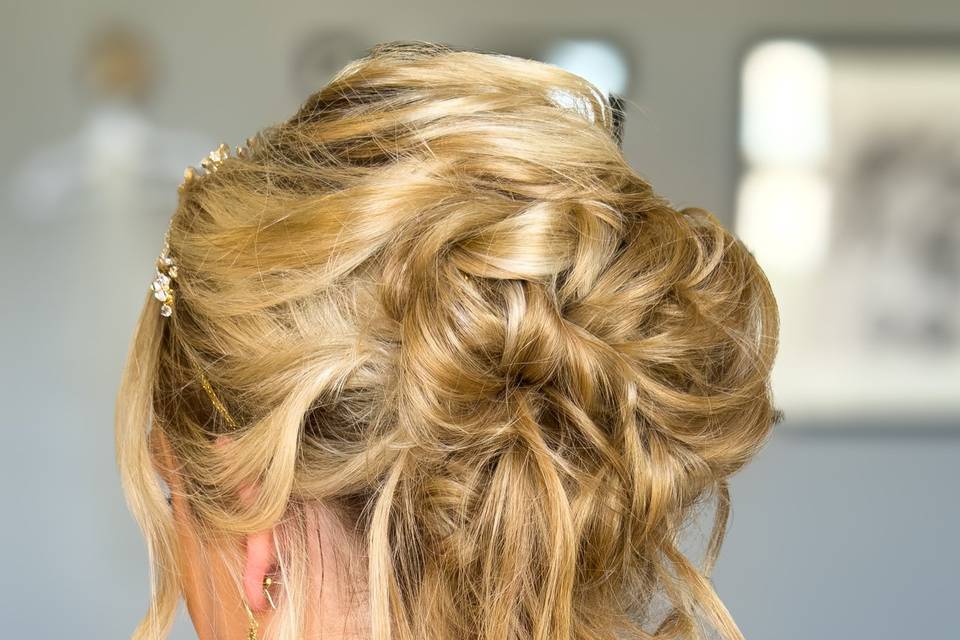 Romantic undone hair