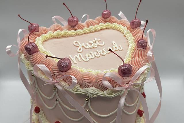 Just Married Vintage Cake