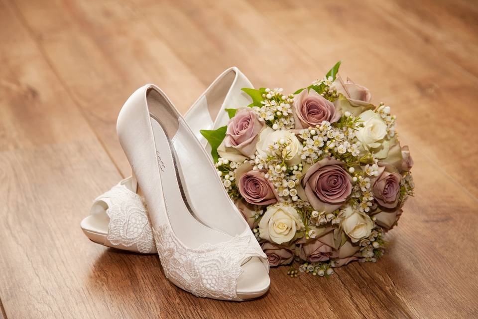 Shoes & bouquet