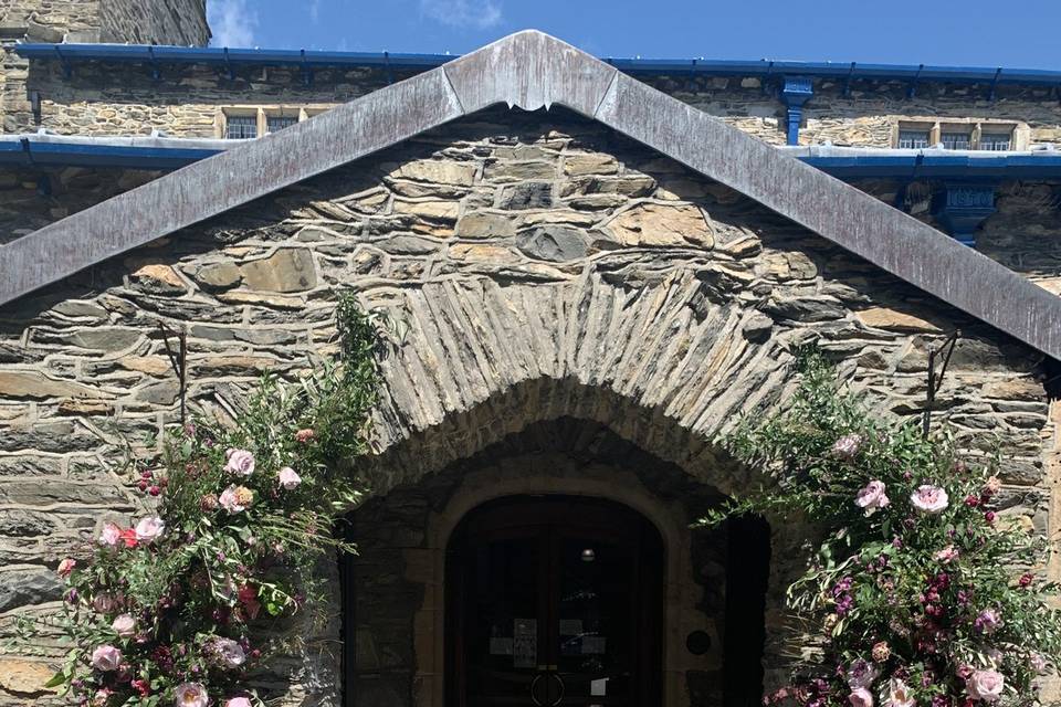 Church half arch flowers