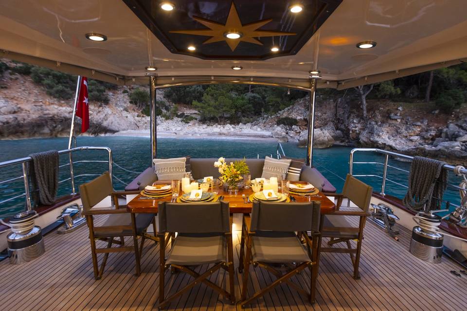 P. Yacht Honeymoon set up