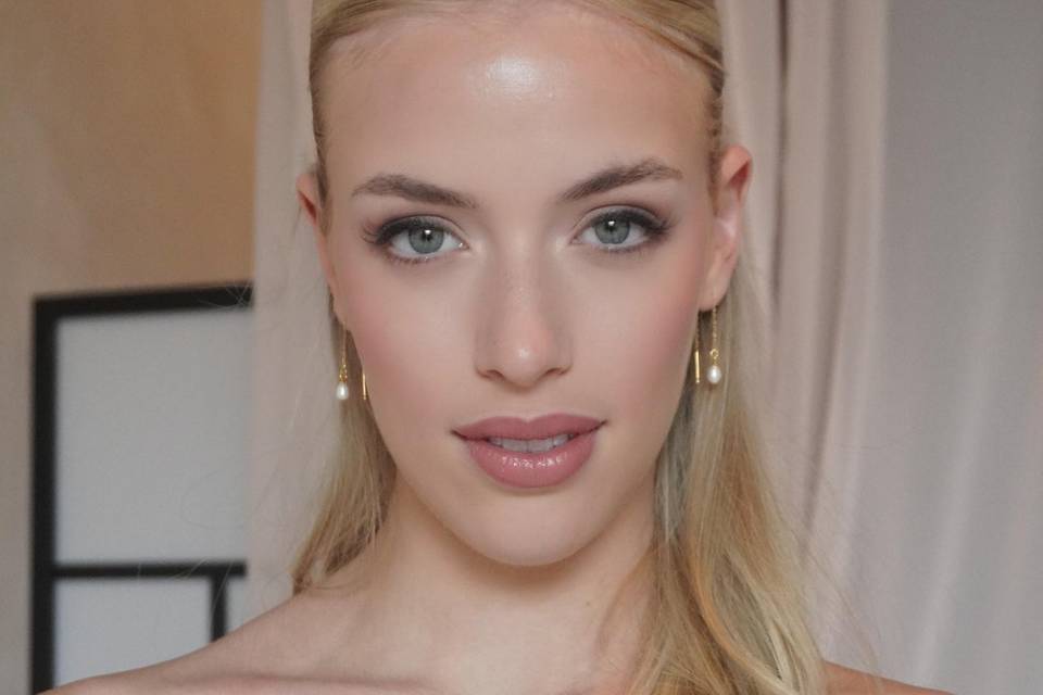 Bridal soft glam