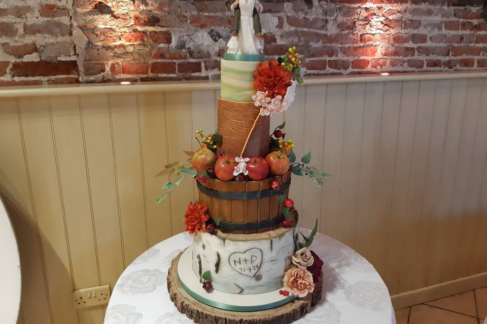 Autumn wedding cake 4 tier