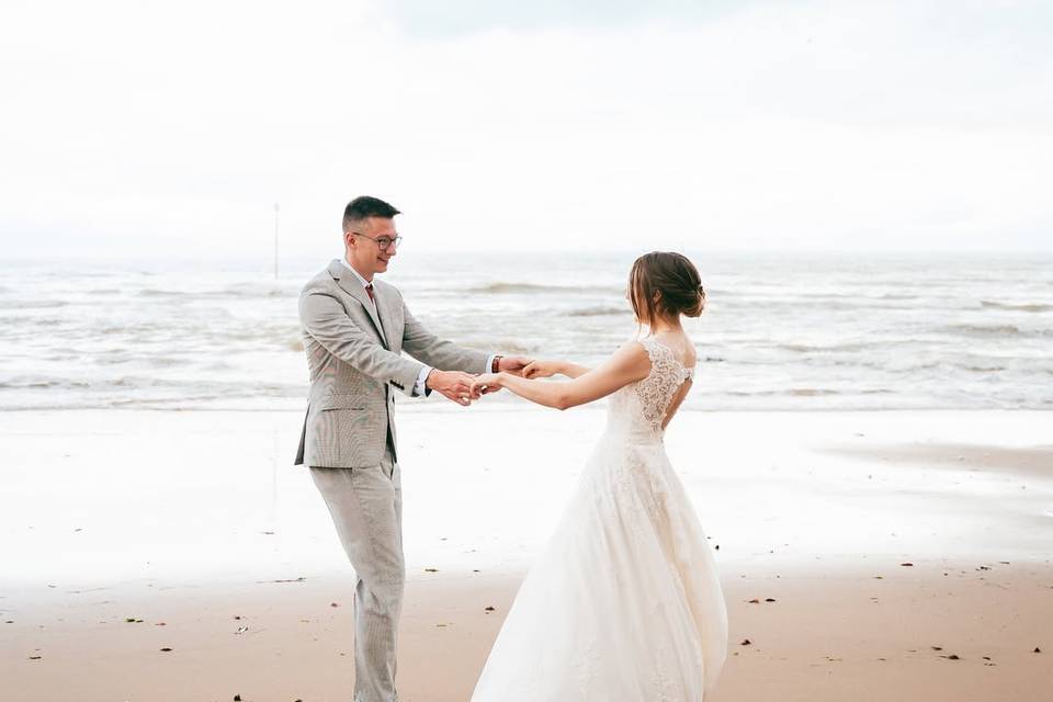 Romantic wedding by the sea