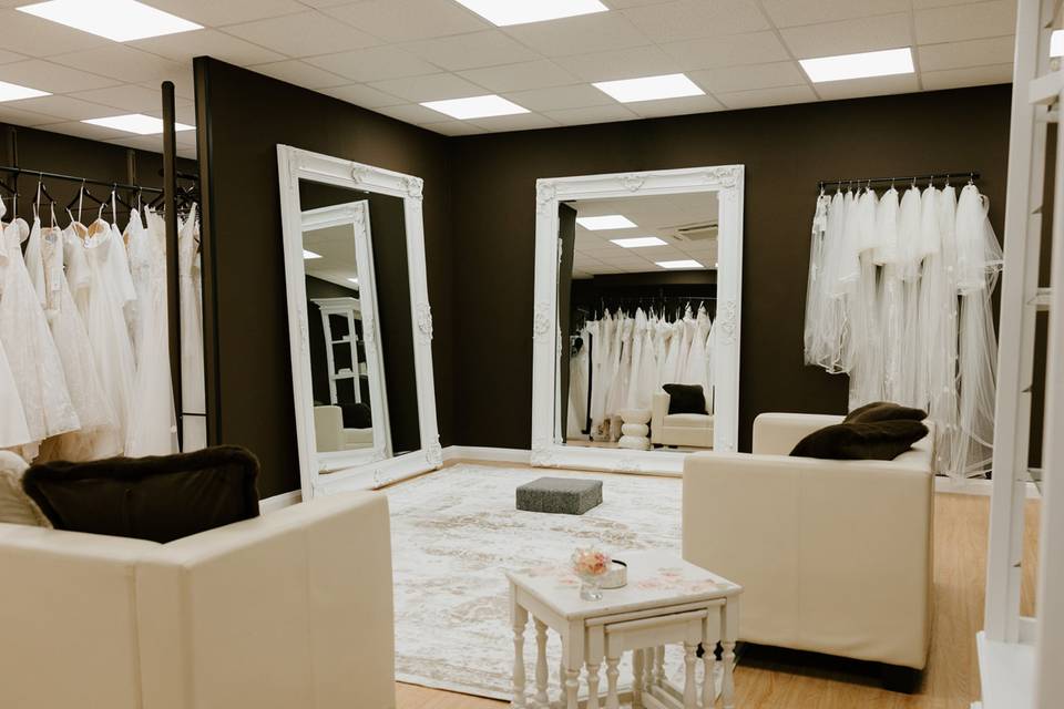 Spacious Luxurious Bridal Room